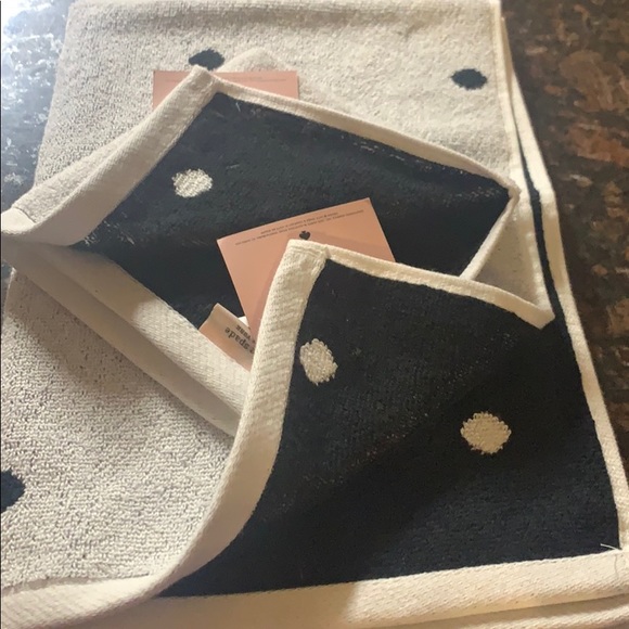 Kate Spade Polka dots hand towel set - Picture 2 of 2